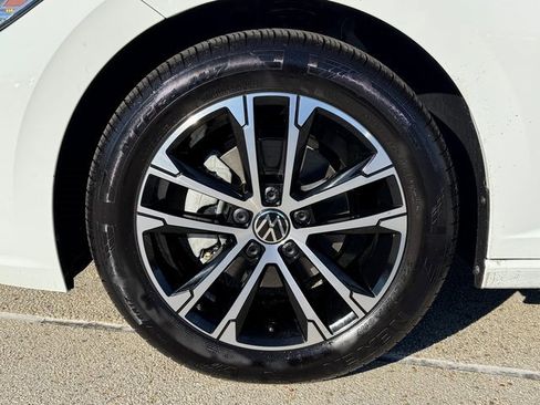 Used 2024 Volkswagen Jetta Sport image 13