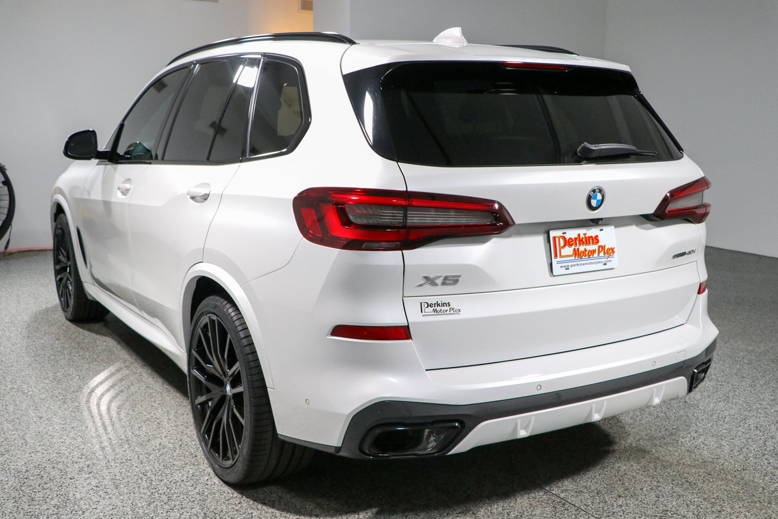 Used 2020 BMW X5 sDrive40i w/ M Sport Package RWD image 9