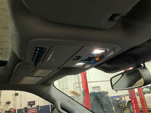 Used 2024 Ford F250 Lariat w/ Lariat Ultimate Package image 18