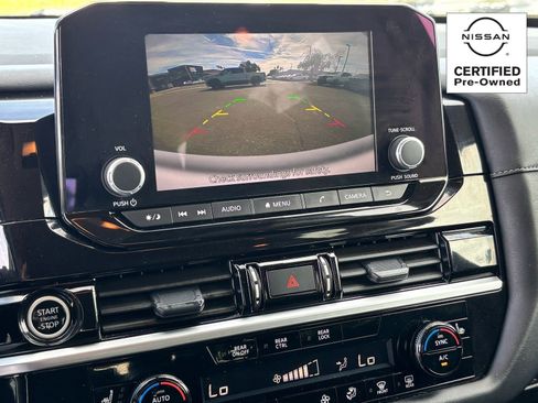 Certified 2024 Nissan Pathfinder SV image 26