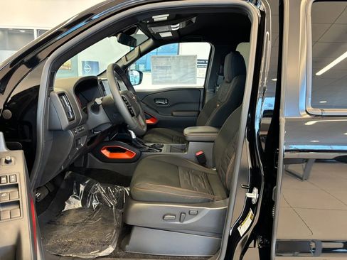 New 2025 Nissan Frontier PRO-4X w/ Pro Convenience Package image 14