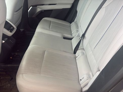 Used 2023 Cadillac Lyriq 2WD image 19