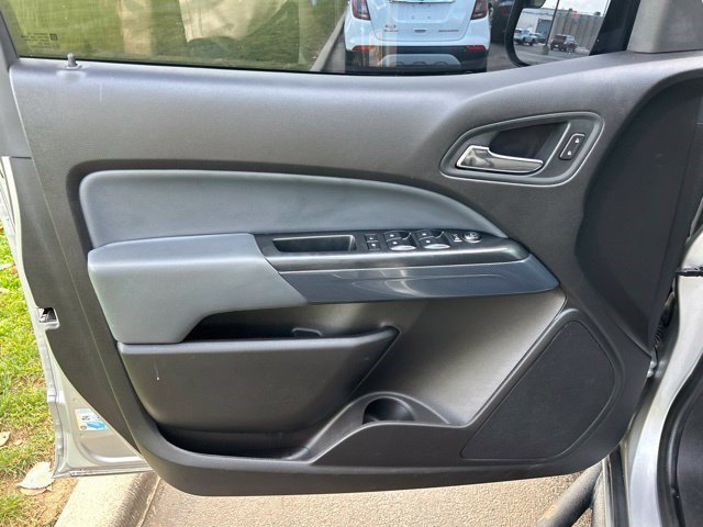 Used 2015 Chevrolet Colorado Z71 RWD image 9