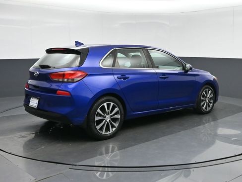 Used 2018 Hyundai Elantra GT image 7
