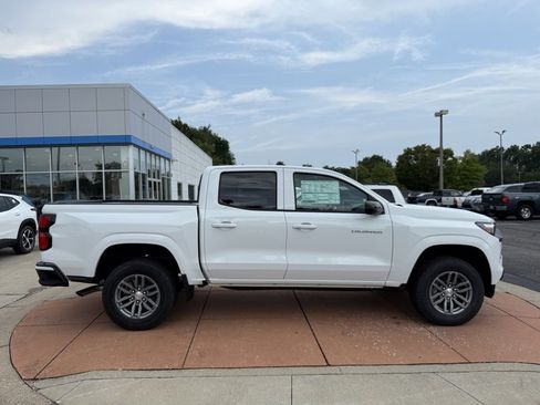 New 2025 Chevrolet Colorado LT w/ LT Convenience Package image 6