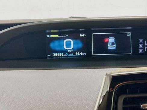 Used 2022 Toyota Prius XLE FWD image 12