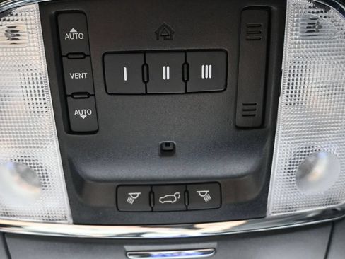 Used 2020 Jeep Grand Cherokee Altitude RWD image 15