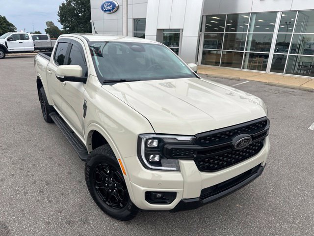 Used 2025 Ford Ranger Lariat w/ Black Appearance Package RWD image 6