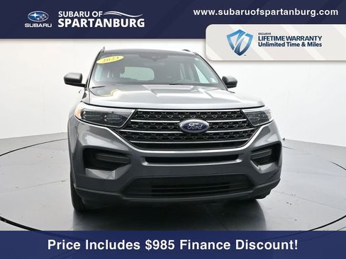 Used 2023 Ford Explorer XLT image 2