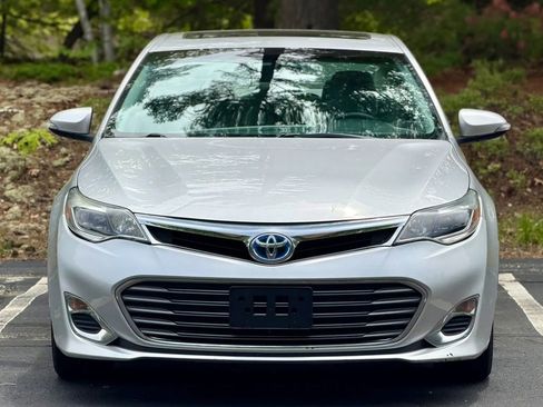 Used 2013 Toyota Avalon XLE Premium FWD image 4