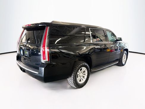 Used 2020 Chevrolet Suburban LT AWD/4WD image 9