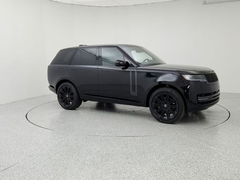 Certified 2025 Land Rover Range Rover SE image 3