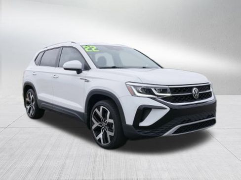 Used 2022 Volkswagen Taos SEL image 9