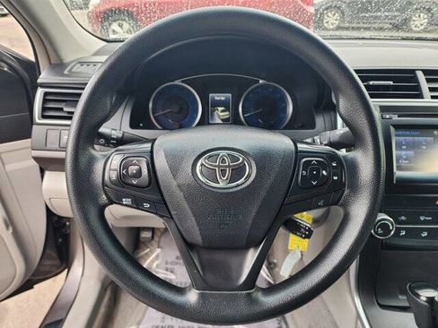Used 2017 Toyota Camry LE image 13