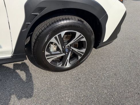 Used 2026 Subaru Crosstrek 2.5i Premium AWD/4WD image 4