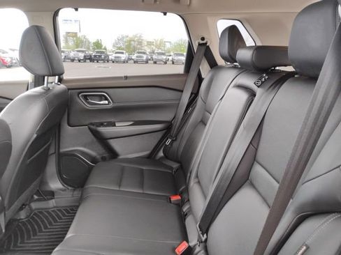 Used 2021 Nissan Rogue SL w/ Premium Package image 12