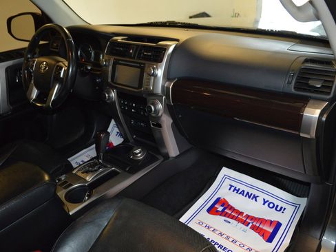Used 2014 Toyota 4Runner Limited image 10