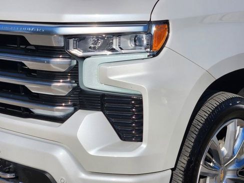 Used 2024 Chevrolet Silverado 1500 High Country image 17