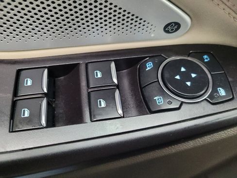 Used 2020 Ford Explorer Platinum w/ Premium Technology Package image 27