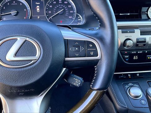 Used 2016 Lexus ES 350 w/ Navigation System Package image 20