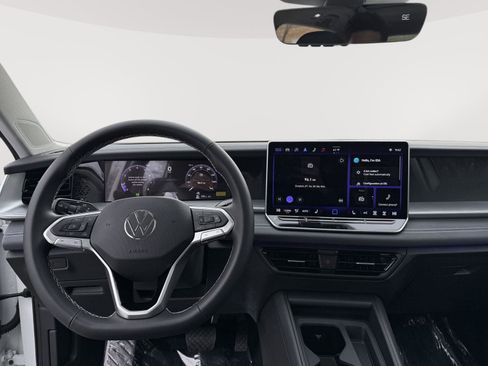 New 2025 Volkswagen Tiguan SE image 12
