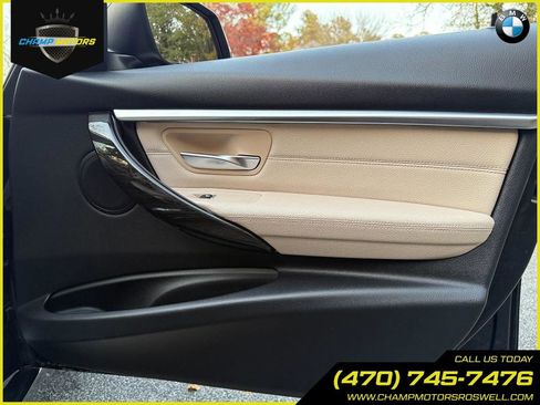 Used 2017 BMW 330i Sedan w/ Premium Package image 33