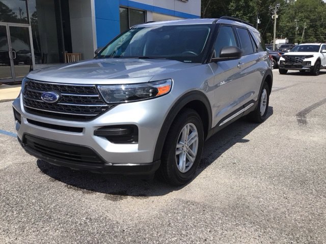 Used 2023 Ford Explorer XLT AWD/4WD image 1