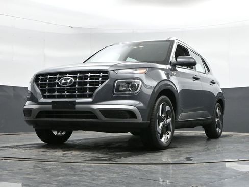 Used 2025 Hyundai Venue SEL FWD image 42
