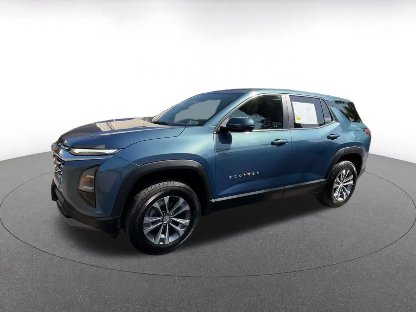 Used 2025 Chevrolet Equinox LT FWD image 7