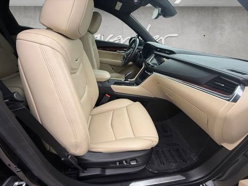 Used 2019 Cadillac XT5 Premium Luxury w/ Driver Assist Package FWD image 24