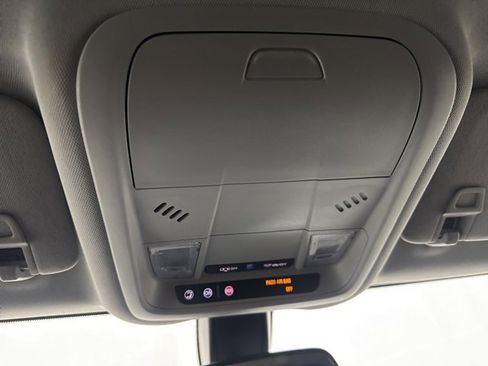 Used 2018 Chevrolet Equinox LT image 14