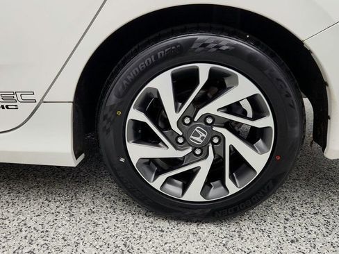 Used 2017 Honda Civic EX image 9