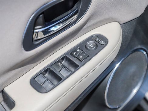 Used 2016 Honda HR-V EX image 29