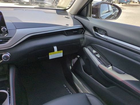 New 2025 Nissan Altima 2.5 SR image 14