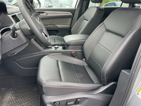Used 2023 Volkswagen Atlas Cross Sport SE w/ Black Wheel Package AWD/4WD image 6