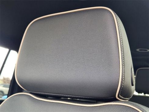 New 2025 Chevrolet Suburban Premier image 19