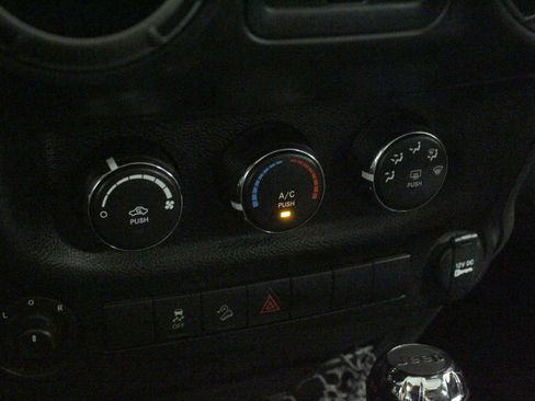 Used 2018 Jeep Wrangler Unlimited Sport S AWD/4WD image 24