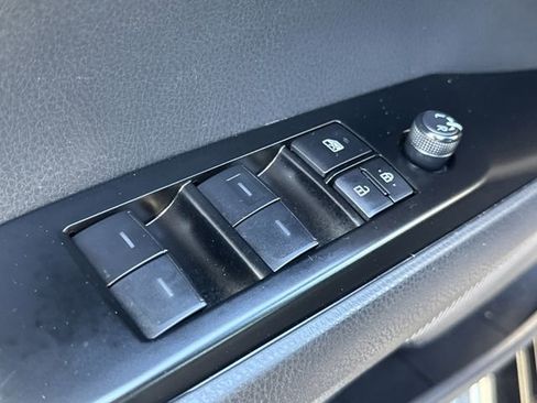 Used 2025 Toyota Camry SE w/ Convenience Package image 24