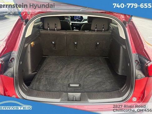 Used 2025 Chevrolet Trax LS w/ LS Convenience Package image 21