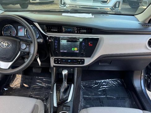 Used 2019 Toyota Corolla LE image 14