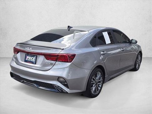 Used 2024 Kia Forte GT-Line w/ GT-Line Premium Package FWD image 4