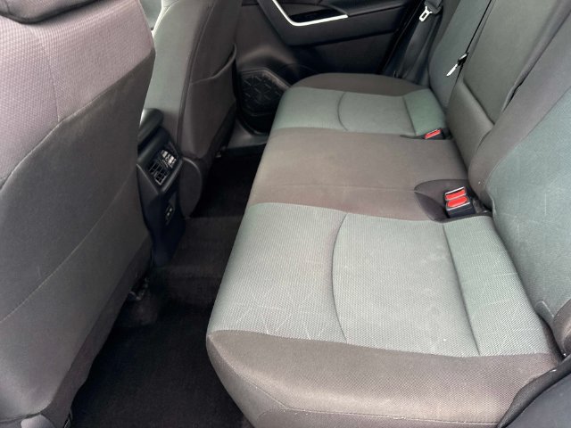 Used 2025 Toyota RAV4 XLE FWD image 12