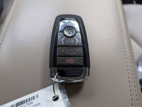 Certified 2022 Lincoln Nautilus AWD w/ Premium Package image 35