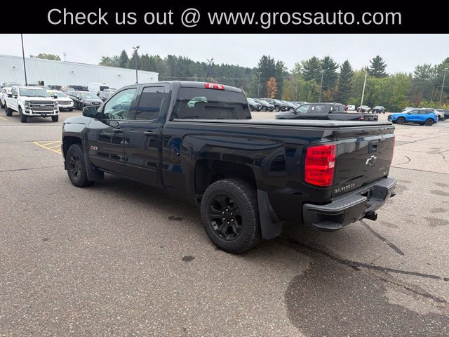Used 2017 Chevrolet Silverado 1500 LT w/ Midnight Edition AWD/4WD image 6