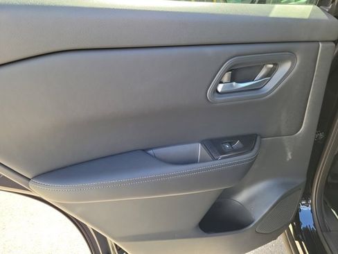 Certified 2026 Nissan Rogue SV image 16