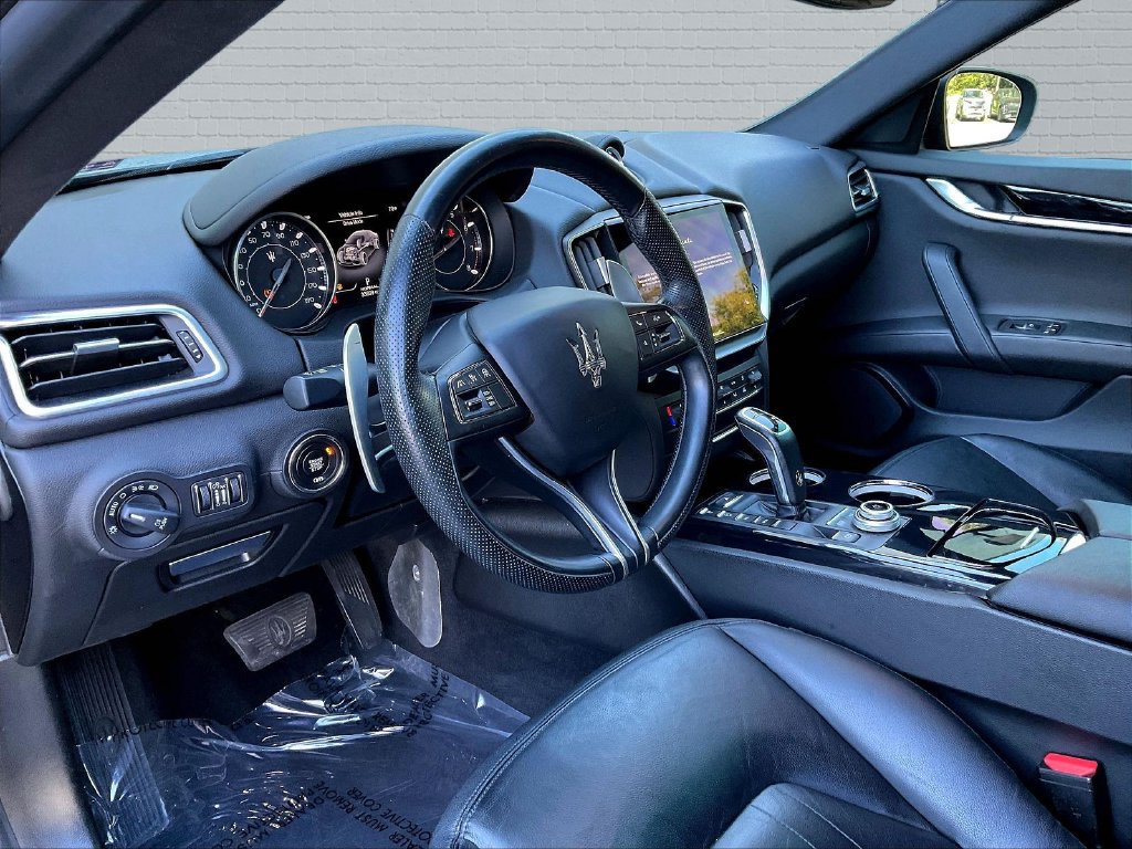 Used 2022 Maserati Ghibli Modena RWD image 11