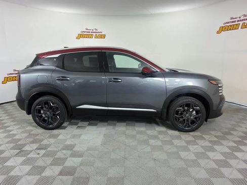 New 2026 Nissan Kicks SR w/ SR Premium Package FWD image 7