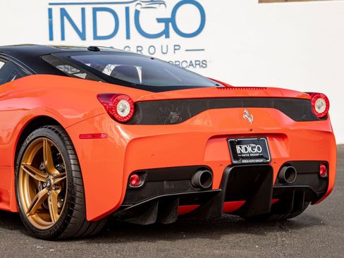 Used 2015 Ferrari 458 Speciale Coupe RWD image 10