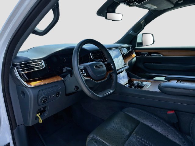 Used 2022 Jeep Grand Wagoneer Series II w/ Convenience Group III AWD/4WD image 28