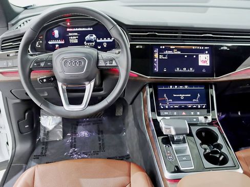 Used 2025 Audi Q8 Premium Plus AWD/4WD image 15